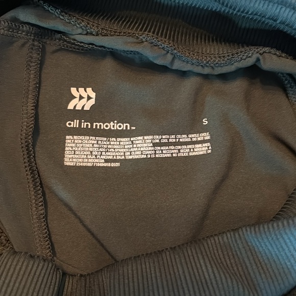 (5/$20) All in Motion Green and Black Cargo Shorts Athletic Fit - Picture 6 of 6